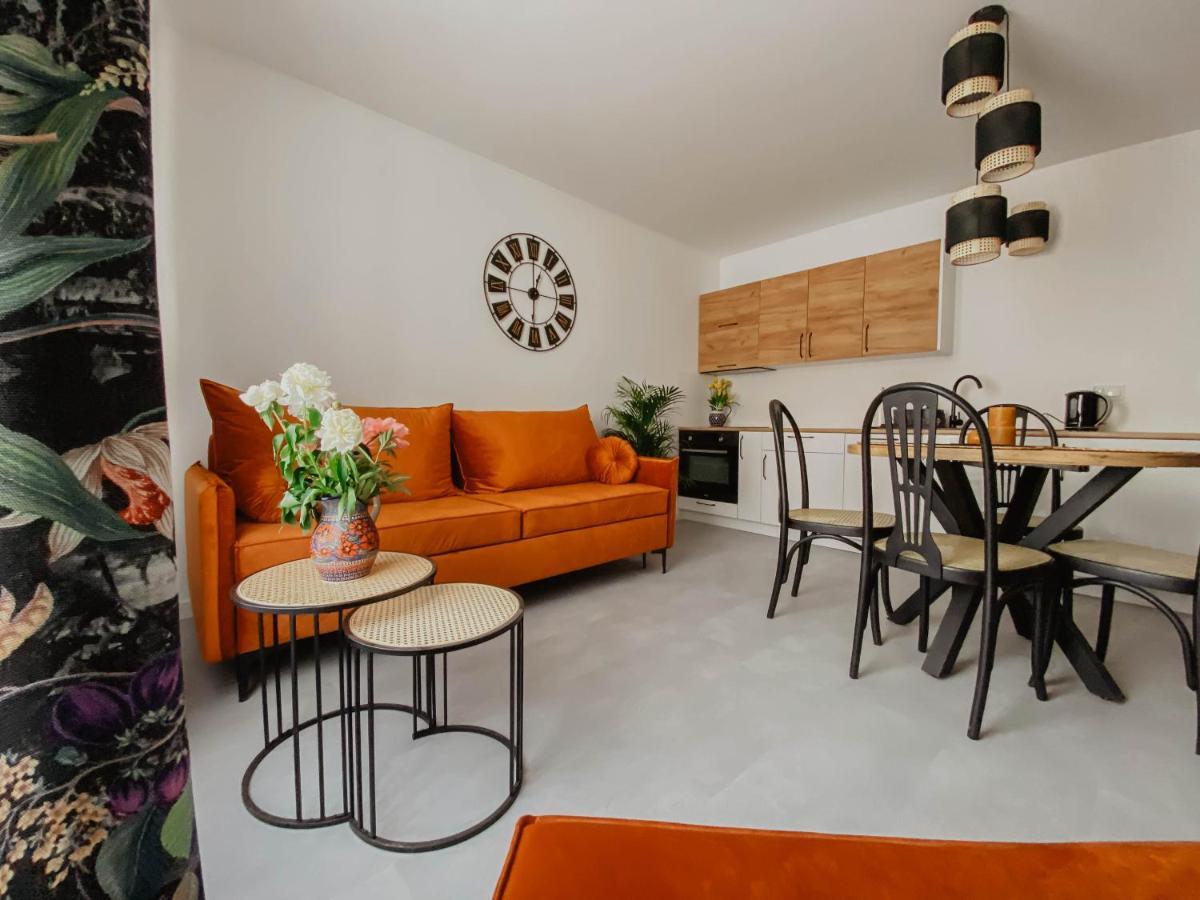 Cztery Pory Roku Apartment Wiele Bagian luar foto