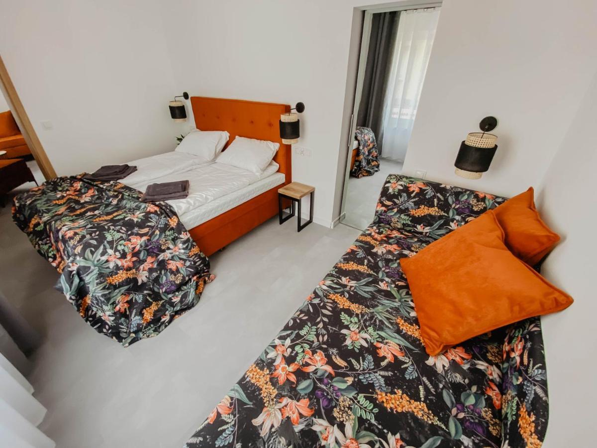 Cztery Pory Roku Apartment Wiele Bagian luar foto