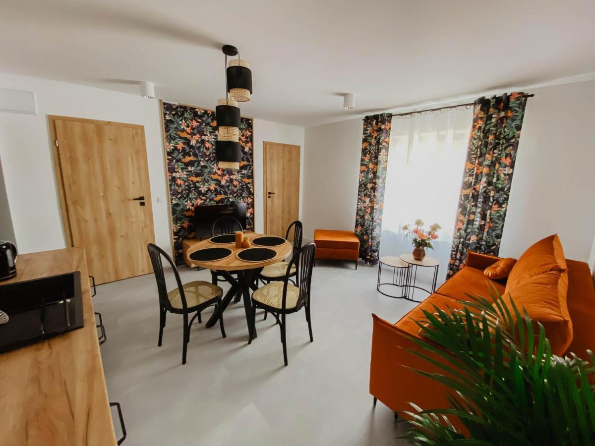 Cztery Pory Roku Apartment Wiele Bagian luar foto
