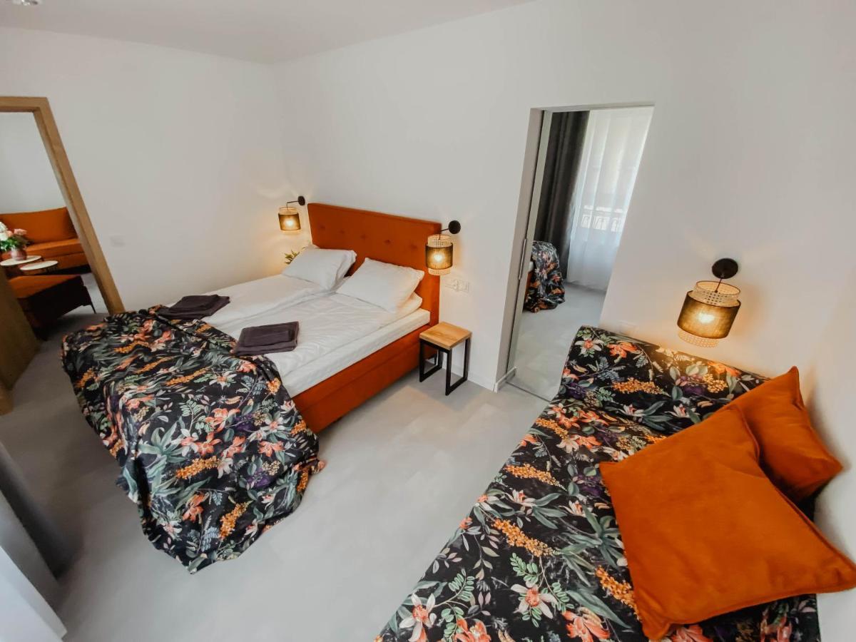 Cztery Pory Roku Apartment Wiele Bagian luar foto