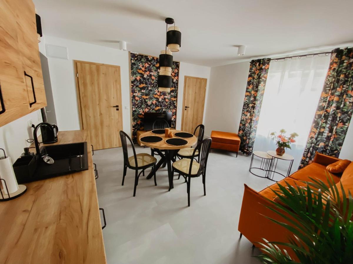 Cztery Pory Roku Apartment Wiele Bagian luar foto