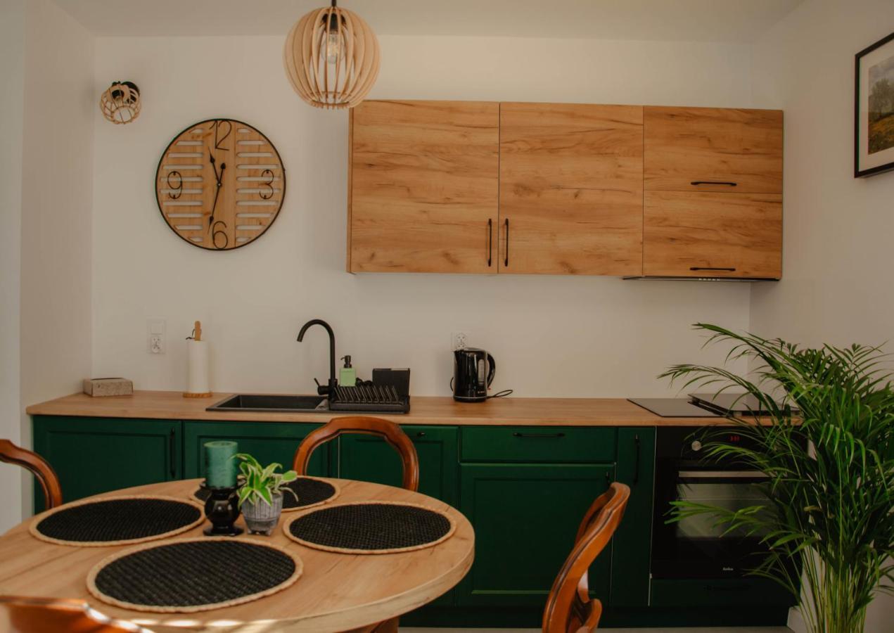 Cztery Pory Roku Apartment Wiele Bagian luar foto
