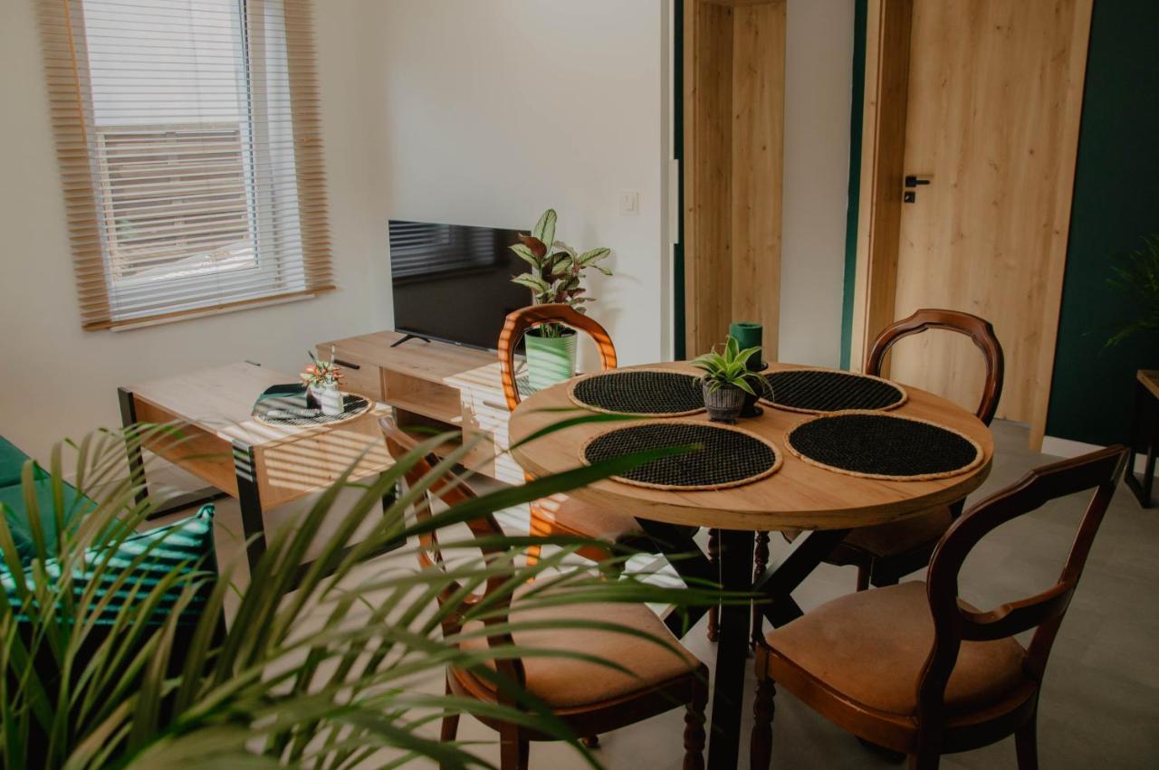 Cztery Pory Roku Apartment Wiele Bagian luar foto