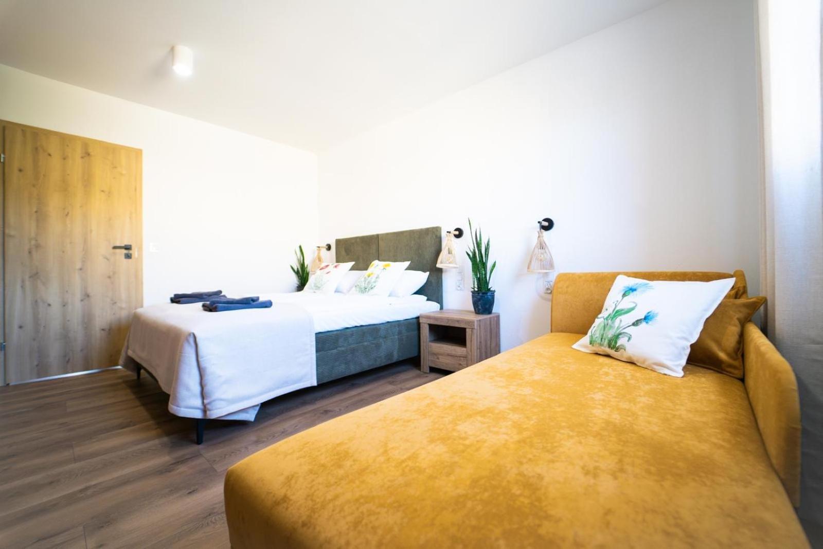 Cztery Pory Roku Apartment Wiele Bagian luar foto