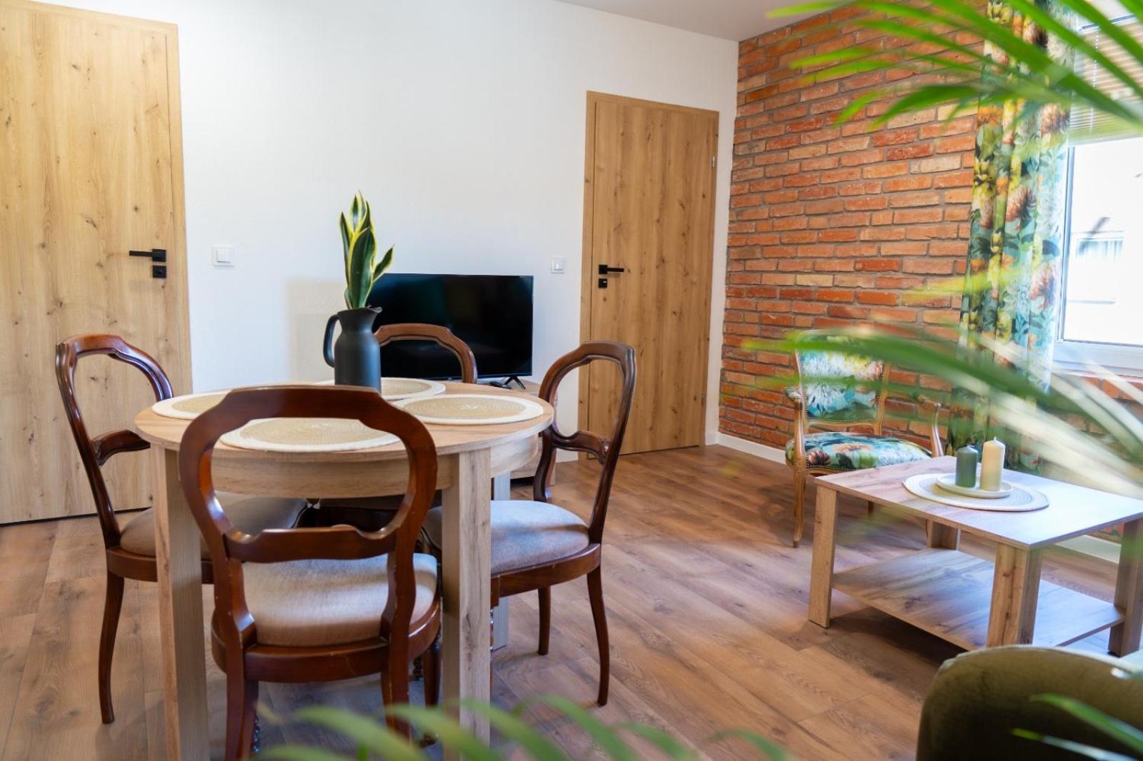 Cztery Pory Roku Apartment Wiele Bagian luar foto