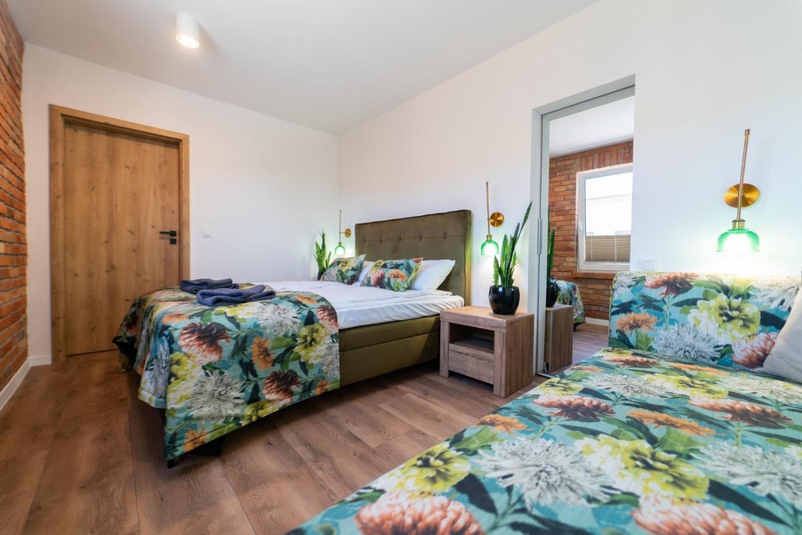 Cztery Pory Roku Apartment Wiele Bagian luar foto